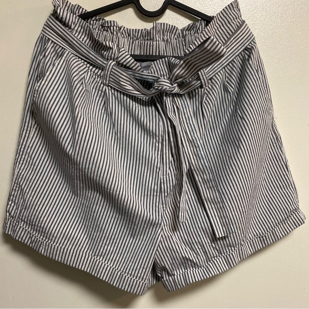 Forever 21 Ladies Shorts Size IX